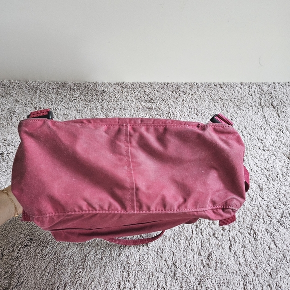 Fjallraven Kånken Classic Backpack - Picture 4 of 5